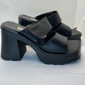 Vintage Y2K 1990s Steve Madden chunky platform ankle strap goth cyber punk
